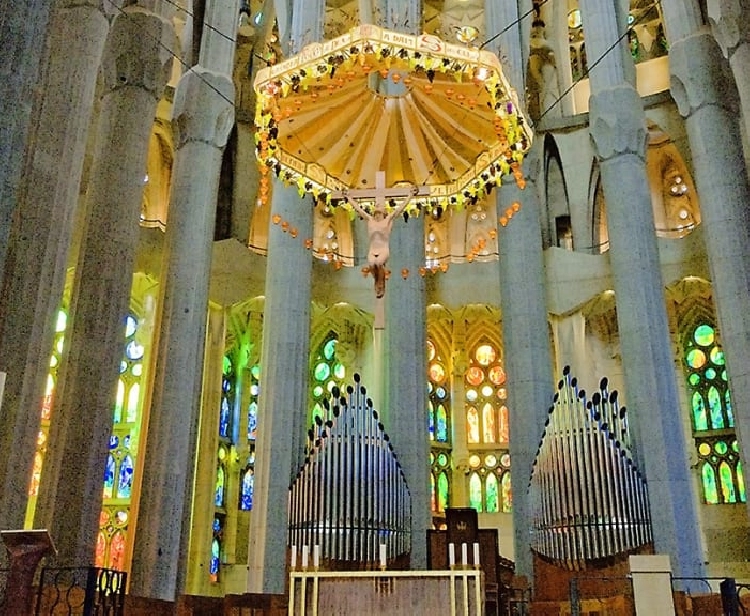 Visita guiada con entradas a la Sagrada Familia sin torres