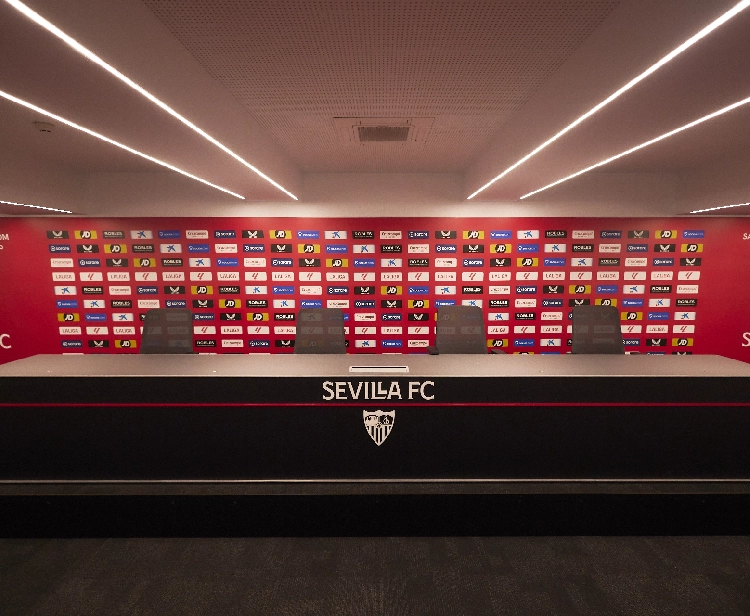 TOUR DELLO STADIO RAMÓN SÁNCHEZ-PIZJUÁN (SEVILLA FC)   